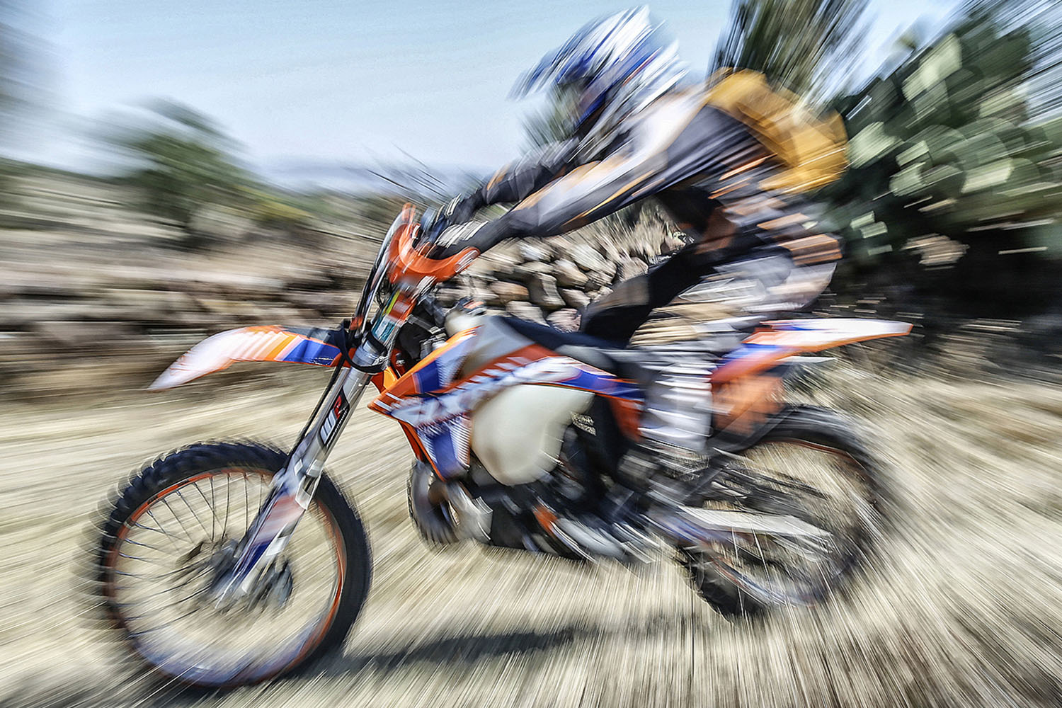 Motorcycling 08