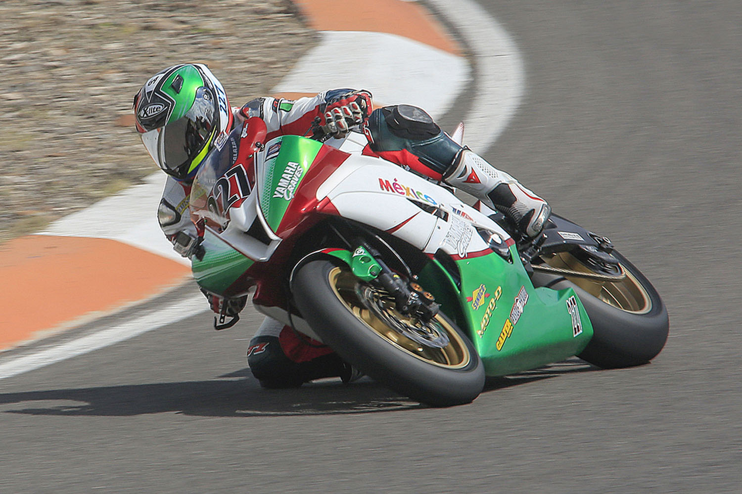 Motorcycling 09