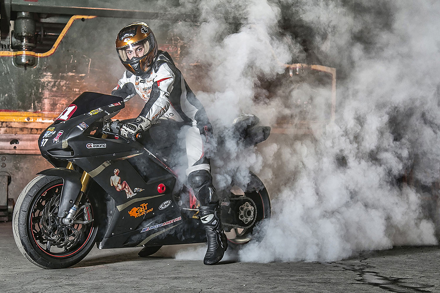 Motorcycling 21